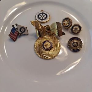 ROTARY PINS & KEYCHAIN CHARM 60s thru 70s NY State 6 total - 1 Gold Filled RARE!